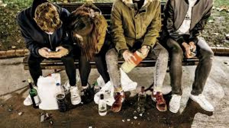  Más cerca - Sanidad alerta del consumo intensivo de alcohol entre los jóvenes - Escuchar ahora