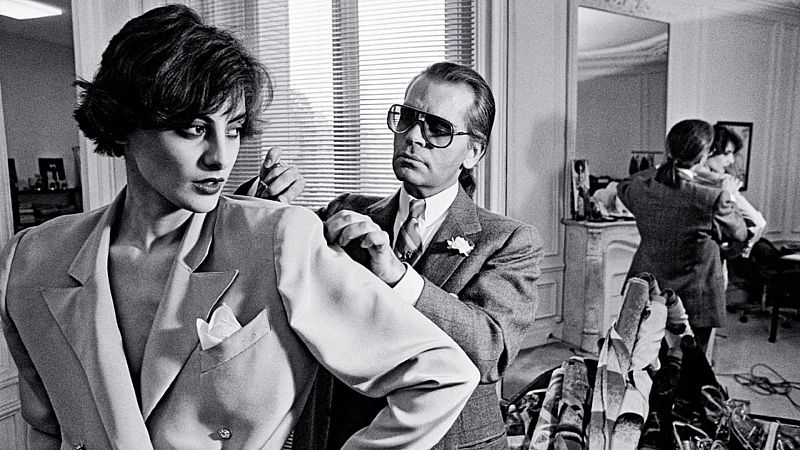 Todos somos sospechosos - Moda, revolución y snob: el Kaiser Lagerfeld - 15/12/20 - escuchar ahora