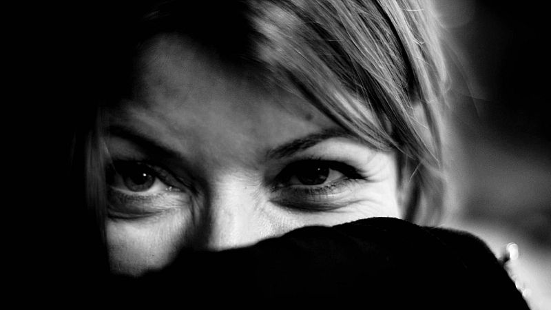 5 palos - Elena Ayuso - Escuchar ahora