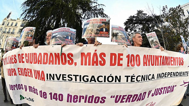 Las mañanas de RNE con Íñigo Alfonso - Las víctimas del Alvia acuden a la justicia para pedir una investigación independiente: "PP y PSOE nos han dejado abandonados" - Escuchar ahora