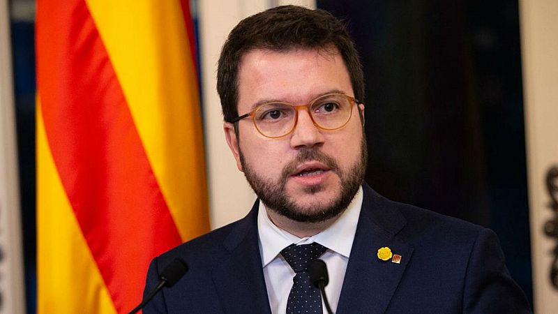  Boletines RNE - Baja el apoyo a la independencia en Cataluña, según el CEO - Escuchar ahora