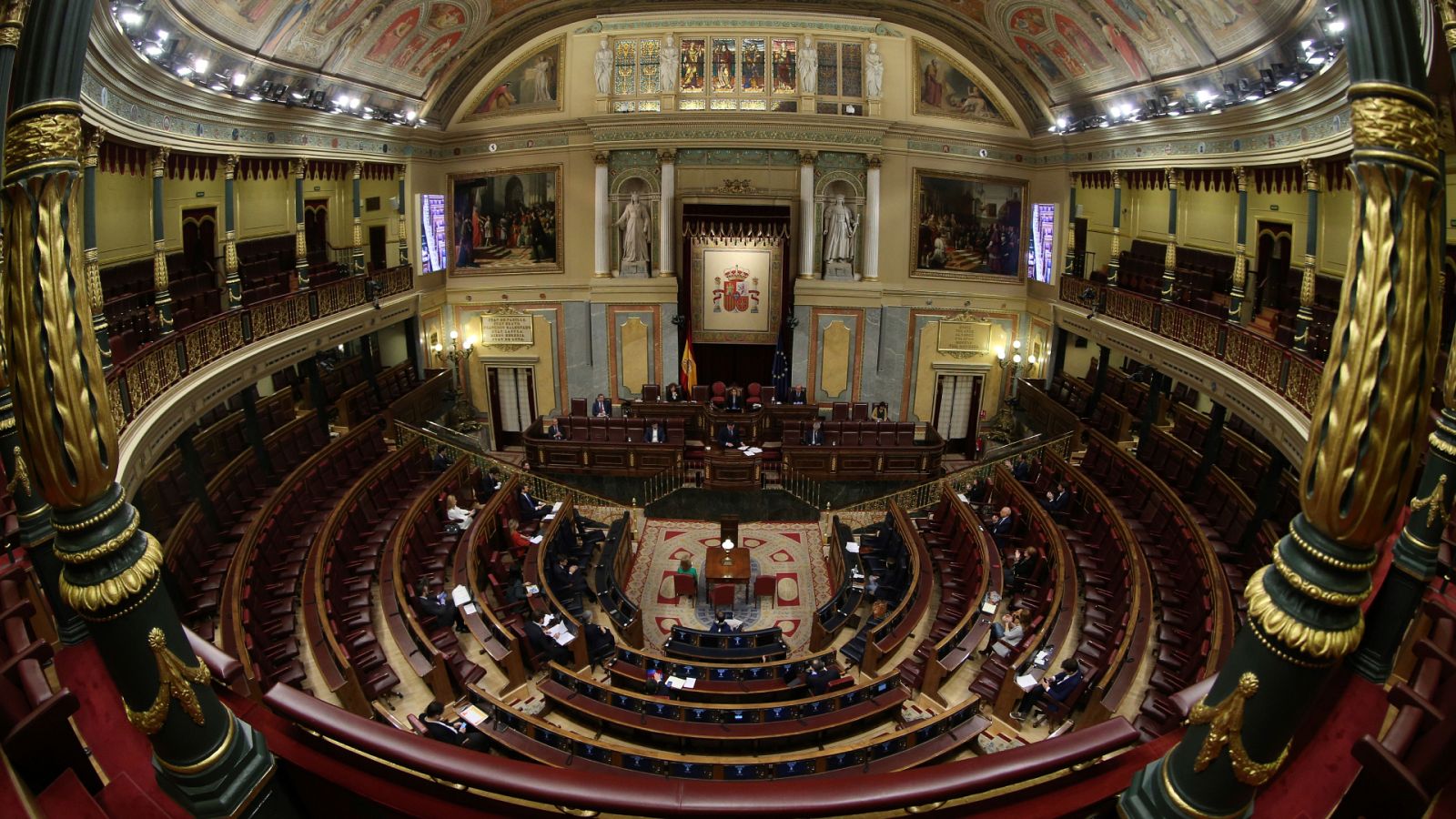 Parlamento - Radio 5 - 2020: el año en el que la pandemia dejó casi vacío el hemiciclo - Escuchar ahora