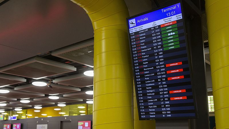 Boletines RNE - España suspende los vuelos procedentes de Reino Unido - Escuchar ahora