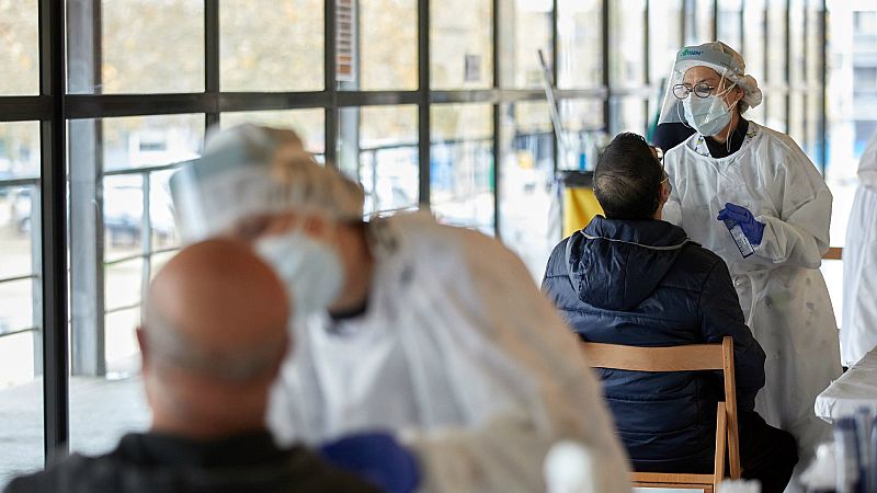  14 horas - Expectación y alegría entre los familiares de los residencia de Guadalajara donde comenzará la vacunación - Escuchar ahora