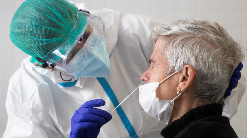 24 horas - La pandemia no da tregua en Navidad - Escuchar ahora