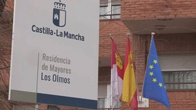 20 horas informativos Fin de semana - Dos personas de la residencia de Los Olmos en Guadalajara los primeros en ser vacunados - Escuchar ahora