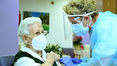 14 horas Fin de semana - Araceli, 96 aos, primera dosis de la vacuna contra el coronavirus, quedar en los anales - Escuchar ahora