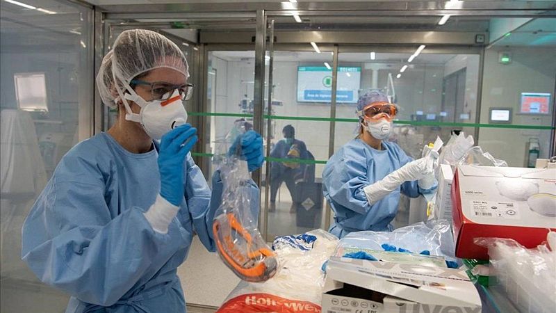 14 horas Fin de semana - Las cifras de contagio tienden a estabilizarse pero no baja la presión hospitalaria - Escuchar ahora 