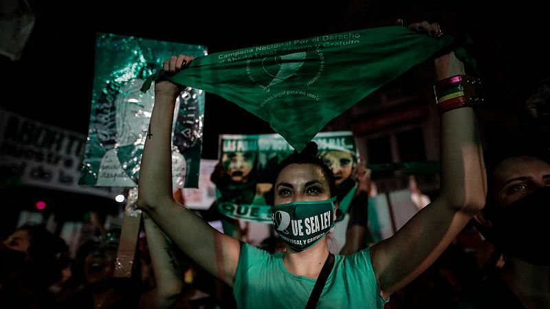 14 horas - Argentina legaliza el aborto voluntario hasta la semana 14 - Escuchar ahora
