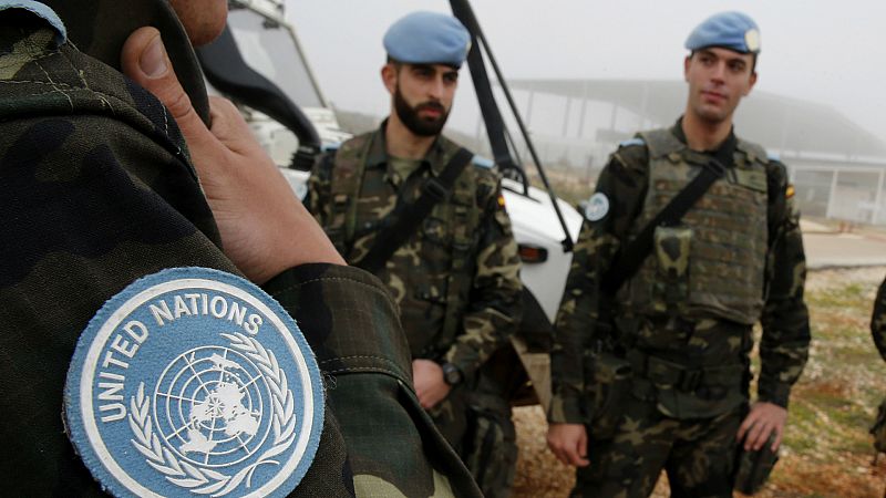 Las mañanas de RNE con Íñigo Alfonso - Un militar en Líbano y una cooperante en Mozambique: cuando te toca tomar las uvas lejos de España - Escuchar ahora