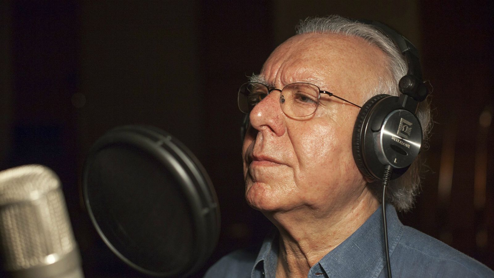 Boletines RNE - Muere a los 81 años el fadista portugués Carlos do Carmo - Escuchar ahora