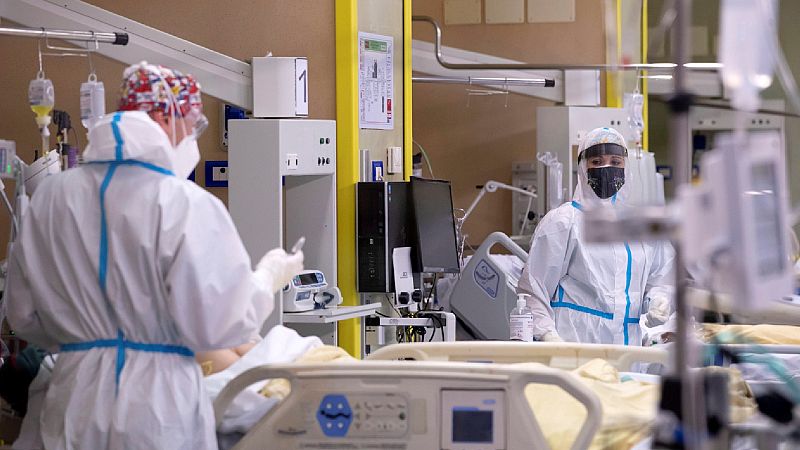  Curva de COVID-19 disparada y a ciegas en este principio de año  - Escuchar ahora 