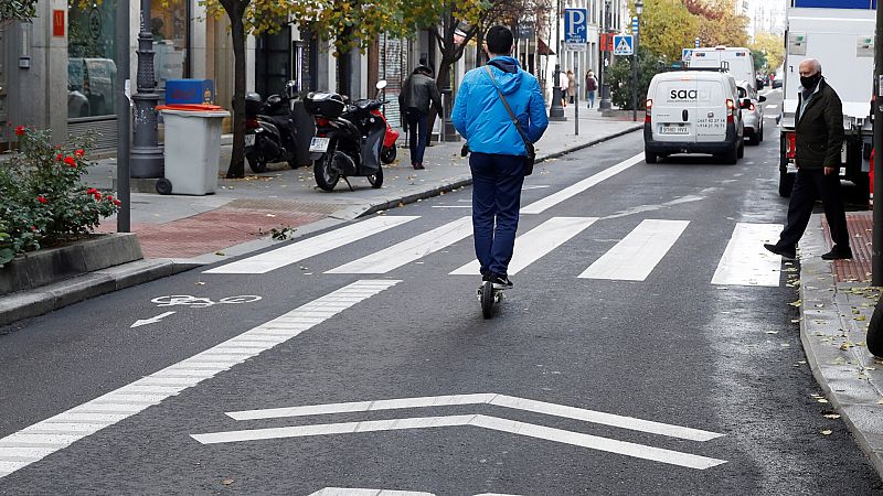 14 horas Fin de Semana - Nueva normativa para los patinetes: fuera de las aceras y a menos de 25 km/h - Escuchar ahora