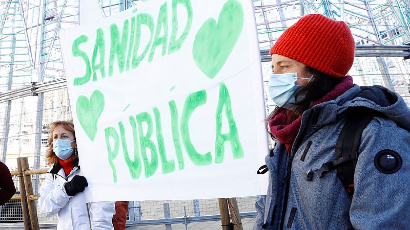 24 horas Fin de Semana - 20 horas - El personal sanitario madrileño protesta contra la gestión sanitaria de la comunidad y exige que se refuerce - Escuchar ahora