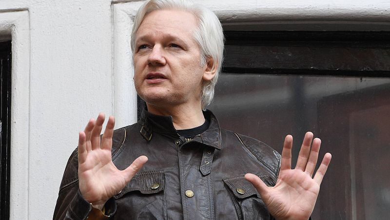 24 horas - La justicia británica deniega la extradición de Julian Assange a EE.UU. - Escuchar ahora