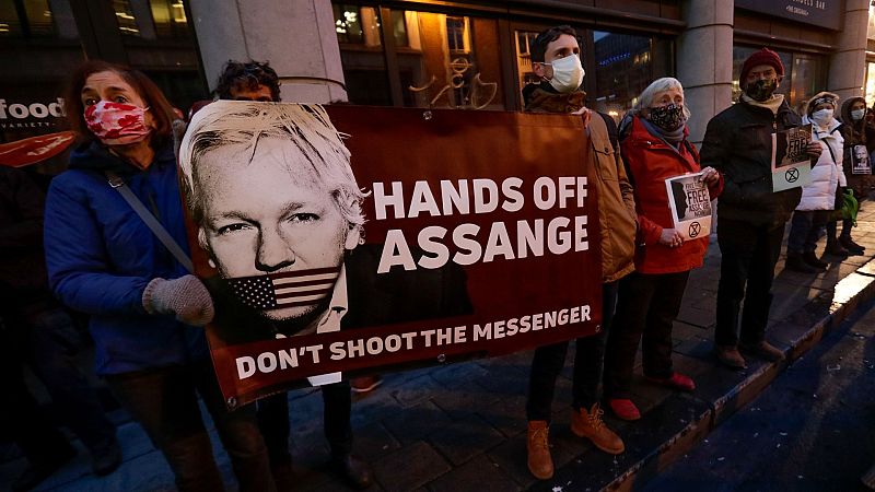 Cinco Continentes - Rechazada la extradición de Assange a EE.UU. - Escuchar  