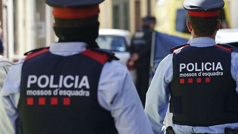 14 horas - Los Mossos investigan la agresión grupal a un menor en Barcelona - Escuchar ahora