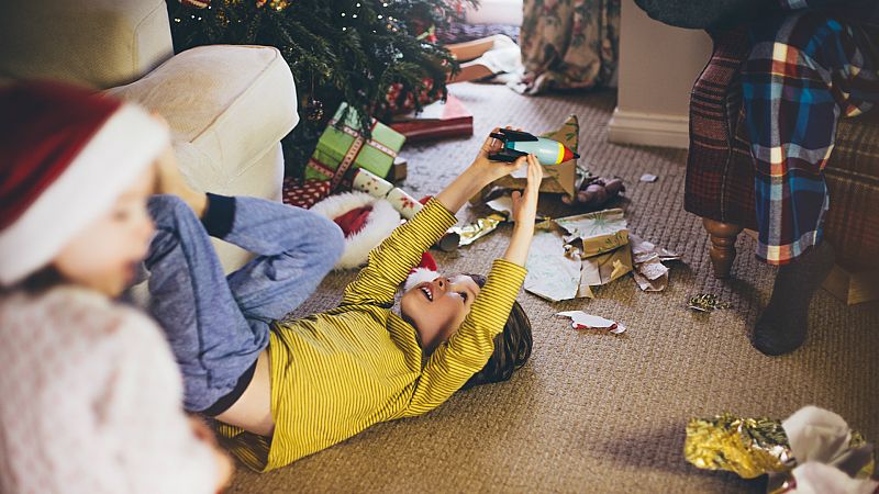 14 horas - Los expertos alertan contra el síndrome del niño hiperregalado - Escuchar ahora