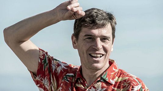 Por tres razones - Por tres razones - ¿Cómo se reinventa el cantante de Danza Invisible? - 05/01/21 - escuchar ahora