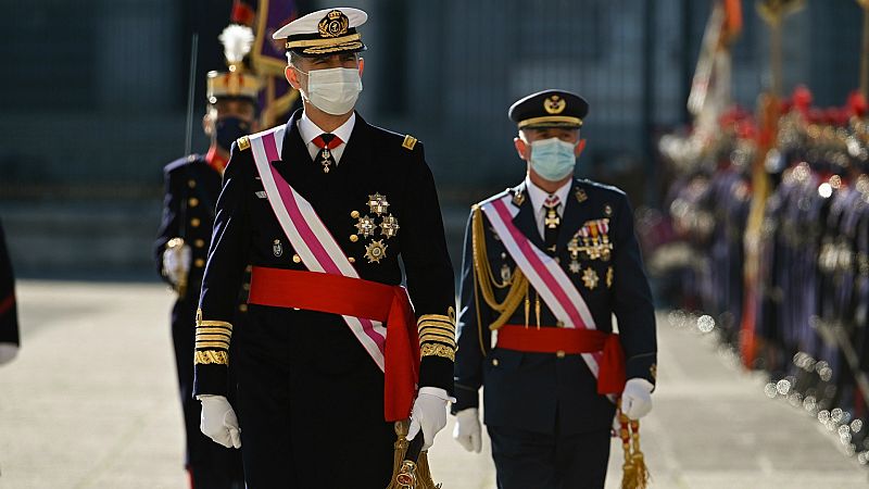  14 horas - El rey subraya el compromiso del Ejército con la Constitución - Escuchar ahora