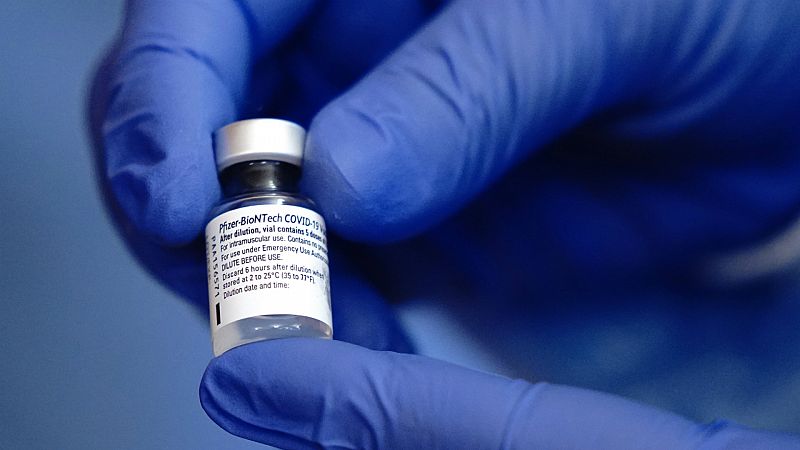Boletines RNE - La vacuna de Moderna supera los trámites europeos y comenzará a administrarse en la Unión - Escuchar ahora