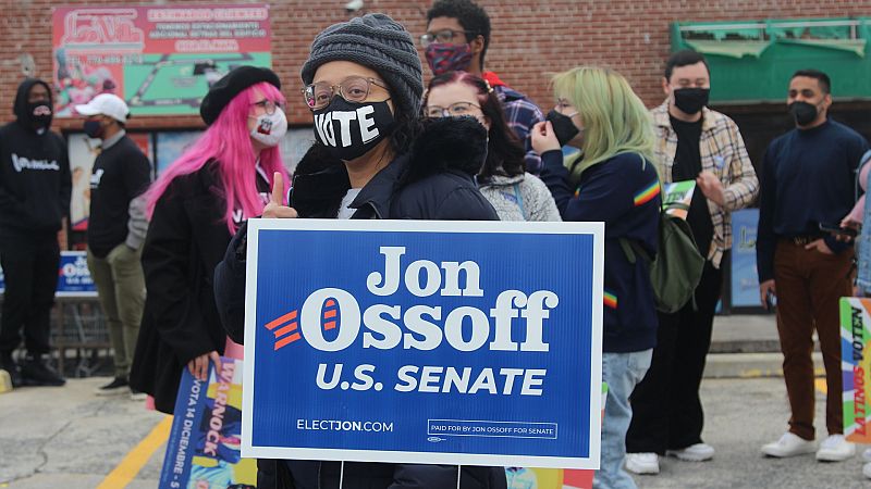 24 horas - Los demócratas ganan el segundo escaño de Georgia y controlarán el Senado - Escuchar ahora
