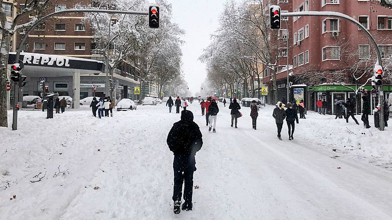 14 Horas Fin de Semana - El Gobierno pide a los ciudadanos que se queden en casa: "Quedan horas muy complicadas" - Escuchar ahora