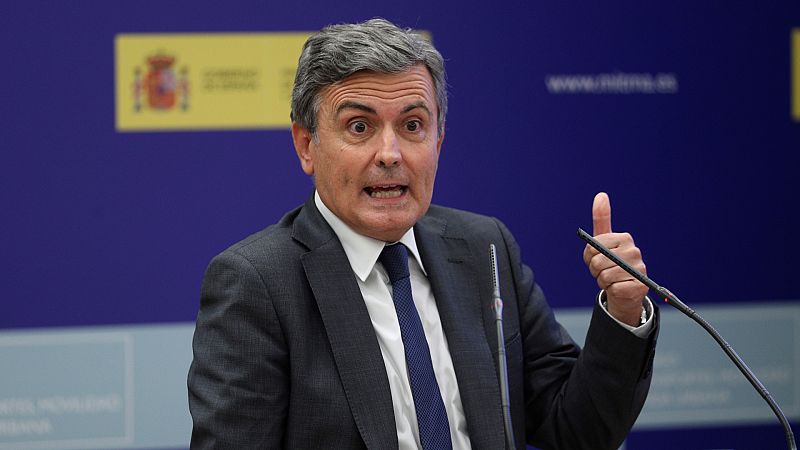 España a las 8 Fin de Semana - Transportes trabaja en el restablecimiento de Barajas: "Hay dos pistas despejadas pero los protocolos son muy estrictos" - Escuchar ahora