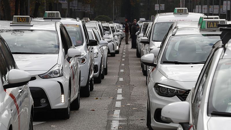 24 horas Fin de Semana - 20 horas - El sector del taxi, afectado por Filomena:  "El servicio es muy ocasional y no tiene pinta de que se vaya a restablecer" - Escuchar ahora