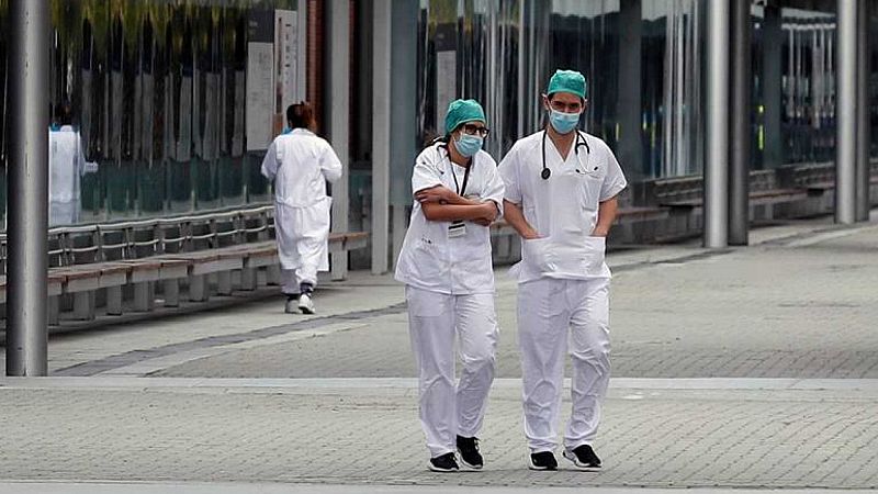 Boletines RNE - España registra la cifra más alta de contagios de toda la pandemia: 61.422 desde el viernes - Escuchar ahora