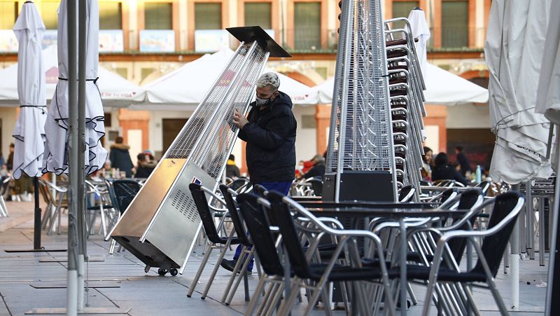  14 horas - Las Comunidades endurecen las medidas frente al aumento de los contagios - Escuchar ahora