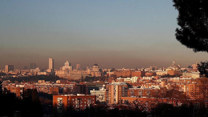 14 horas Fin de Semana - La meteorología y el uso de calderas y coches dispara los niveles de dióxido de nitrógeno en Madrid - Escuchar ahora