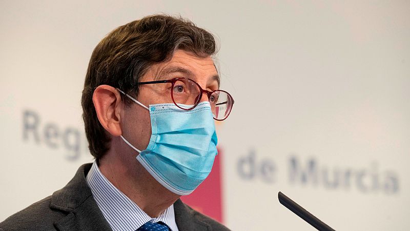 24 horas - La vacunación del consejero de Salud de la Región de Murcia abre una brecha en el gobierno de coalición - Escuchar ahora 