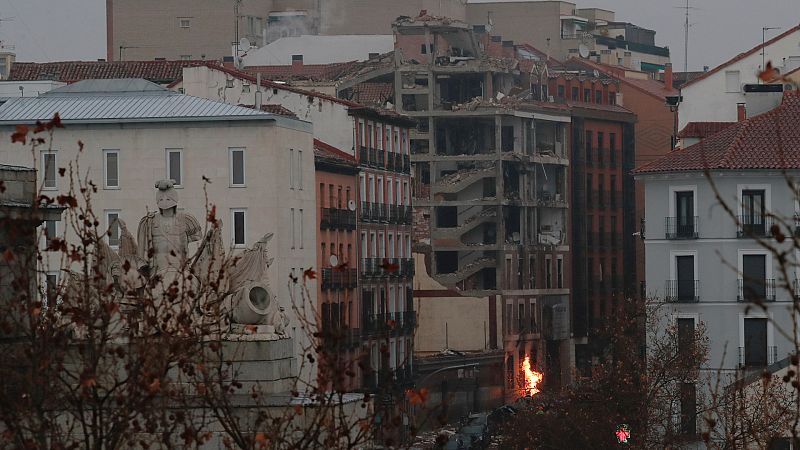 24 horas - Al menos 3 muertos y un desaparecido al explotar parte de un edificio en Madrid - Escuchar ahora