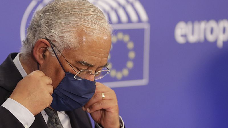  Boletines RNE - Portugal cierra durante dos semanas toda la actividad escolar - Escuchar ahora 