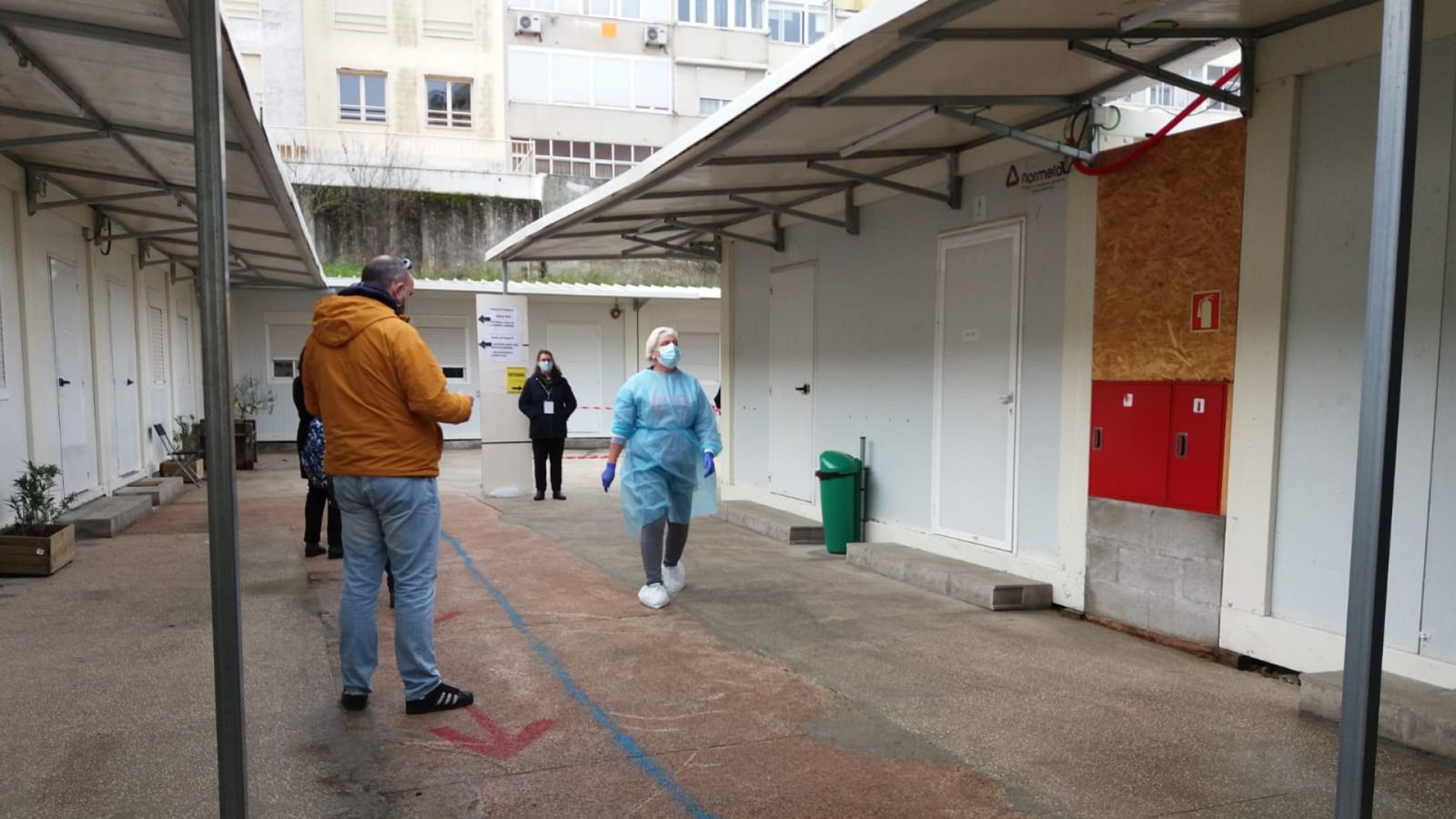 14 horas Fin de Semana - Portugal celebra elecciones en pleno confinamiento con previsión de una alta abstención - Escuchar ahora