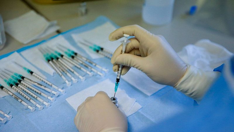  14 Horas Fin de Semana - Vacunar al 50% de la población antes del verano - Escucha ahora