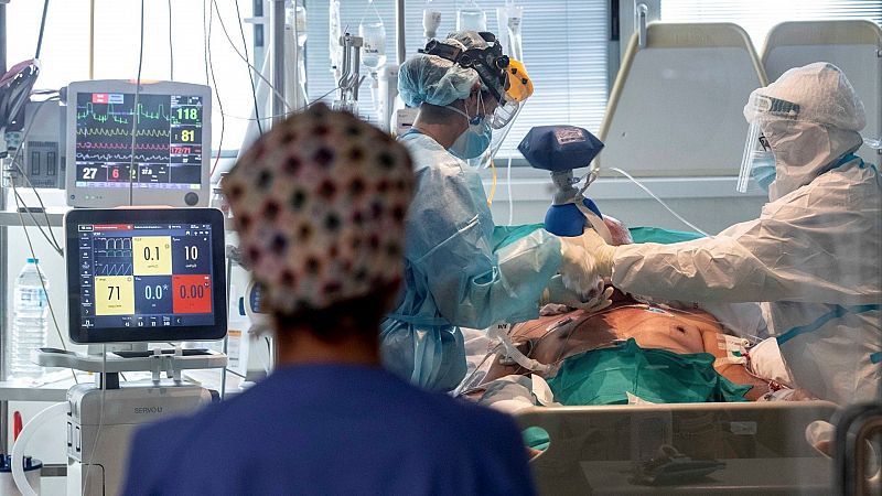  Las mañanas de RNE con Íñigo Alfonso - Los expertos insisten en aplicar confinamientos domiciliarios: "Hay que cambiar de estrategia" - Escuchar ahora