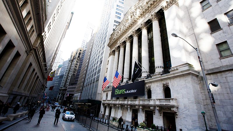 14 horas - La economía de Estados Unidos sufre su mayor caída de 1946 - Escuchar ahora