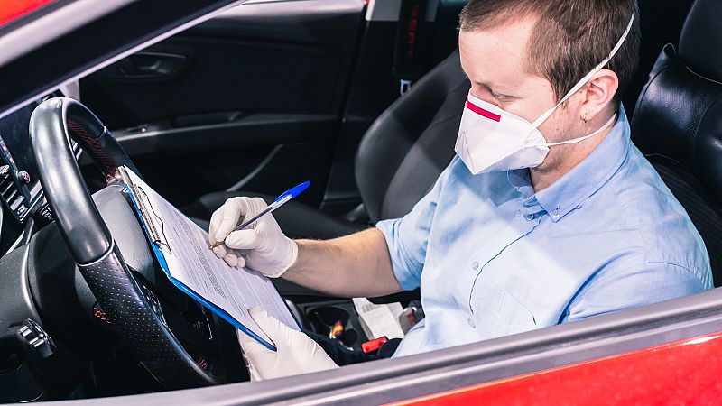 En las ITV también revisan el interior del coche y advierten