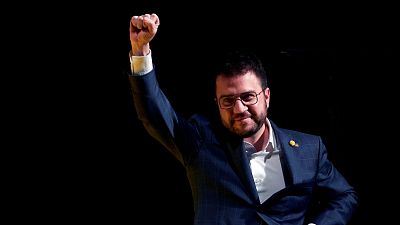Boletines RNE - ERC ganaría las elecciones por delante de Junts y PSC, según el CIS catalán - Escuchar ahora