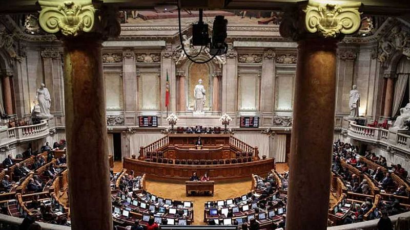Boletines RNE - Portugal aprueba la despenalización de la eutanasia - Escuchar ahora