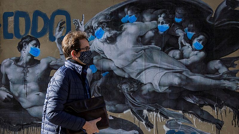 Boletines RNE - España suma 513 fallecidos en 24 horas con las UCI al 44 por ciento - Escuchar ahora