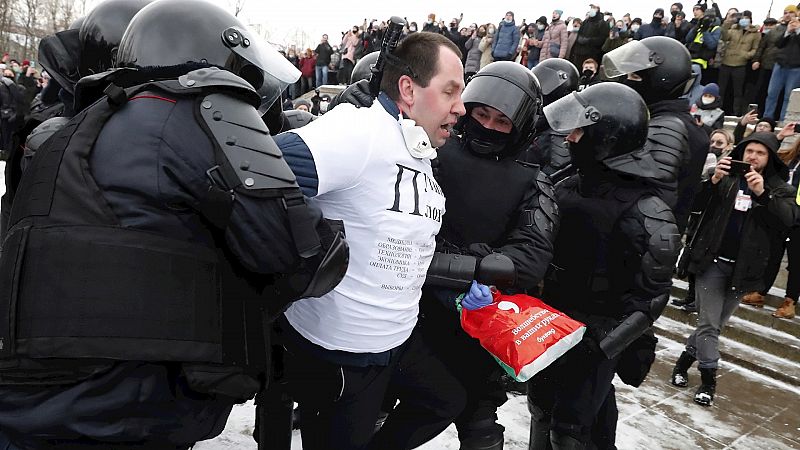 14 horas Fin de Semana - Más de un millar de detenidos en Rusia durante las protestas contra la detención de Navalni - Escuchar ahora