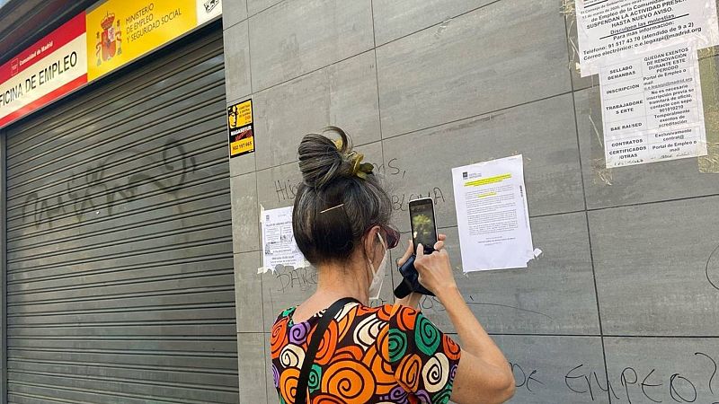 Boletines RNE - España roza los 4.000.000 de parados tras los datos al alza de enero - Escuchar ahora