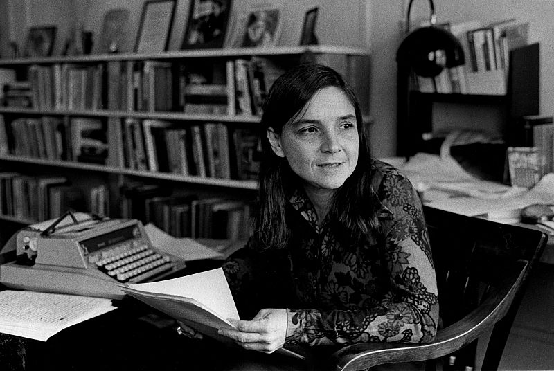 Todos somos sospechosos - Poemas feministas y libros adictivos - 05/02/21 - escuchar ahora