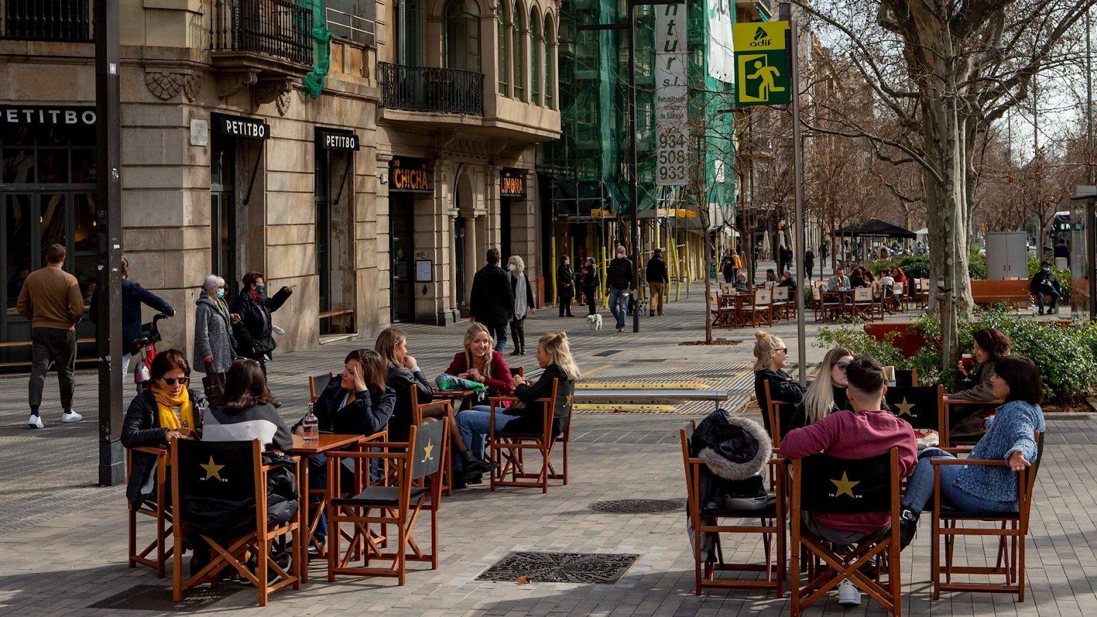 14 horas Fin de Semana - España se acerca a los 3 millones de contagios a pesar del ligero respiro en el número de positivos - Escuchar ahora