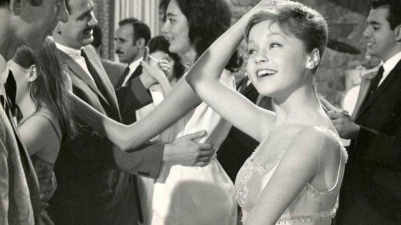 El gallo que no cesa - Versión y original: 'Tómbola' y la gran Marisol - Escuchar ahora