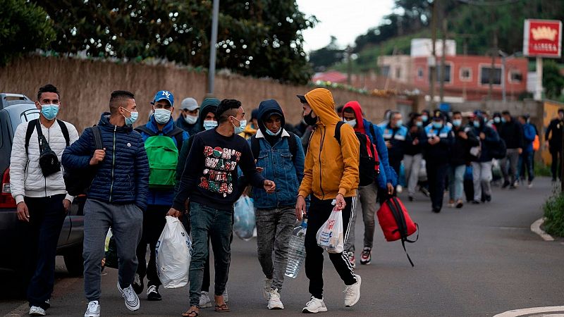 Las mañanas de RNE con Íñigo Alfonso - CEAR pide al Gobierno que traslade urgentemente a migrantes a la Península para evitar "un estallido social" - Escuchar ahora