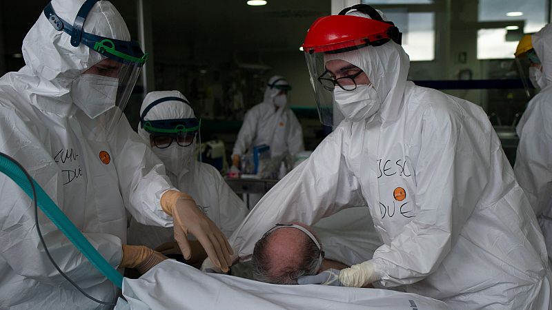 Boletines RNE - España registra el peor dato de muertes diarias desde abril: 766 - Escuchar ahora